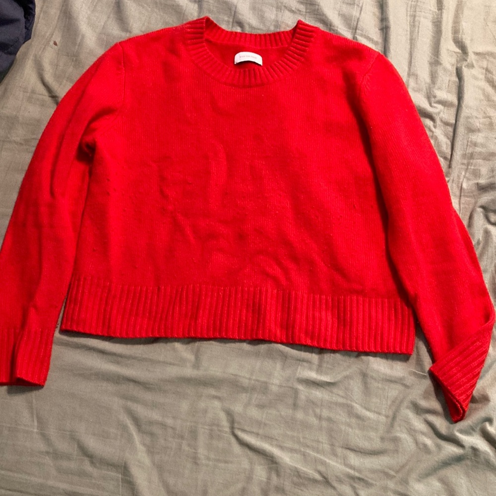 Cashmere sweater. Bright red cropped cashmere sweater from Italic.
